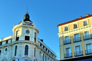 Plaza Jacinto Benavente en Madrid Teatro Calderón