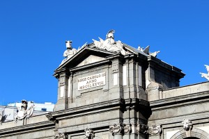 Detalle de la Puerta de Alcalá en Madrid
