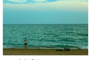 Pescando en la playa Peñíscola Foto Manuel Ramallo