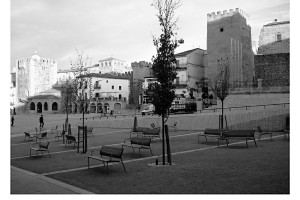 Plaza Mayor de Cáceres en blanco y negro – B&W