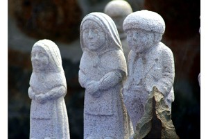 Esculturas en piedra granito en Vilanova dos Infantes Celanova Galicia – Imagen: Manuel Ramallo