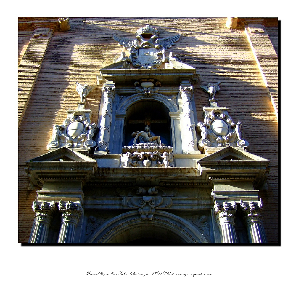 Fachada de la Basílica de Nuestra Señora de las Angustias en Granada - Imagen: Manuel Ramallo