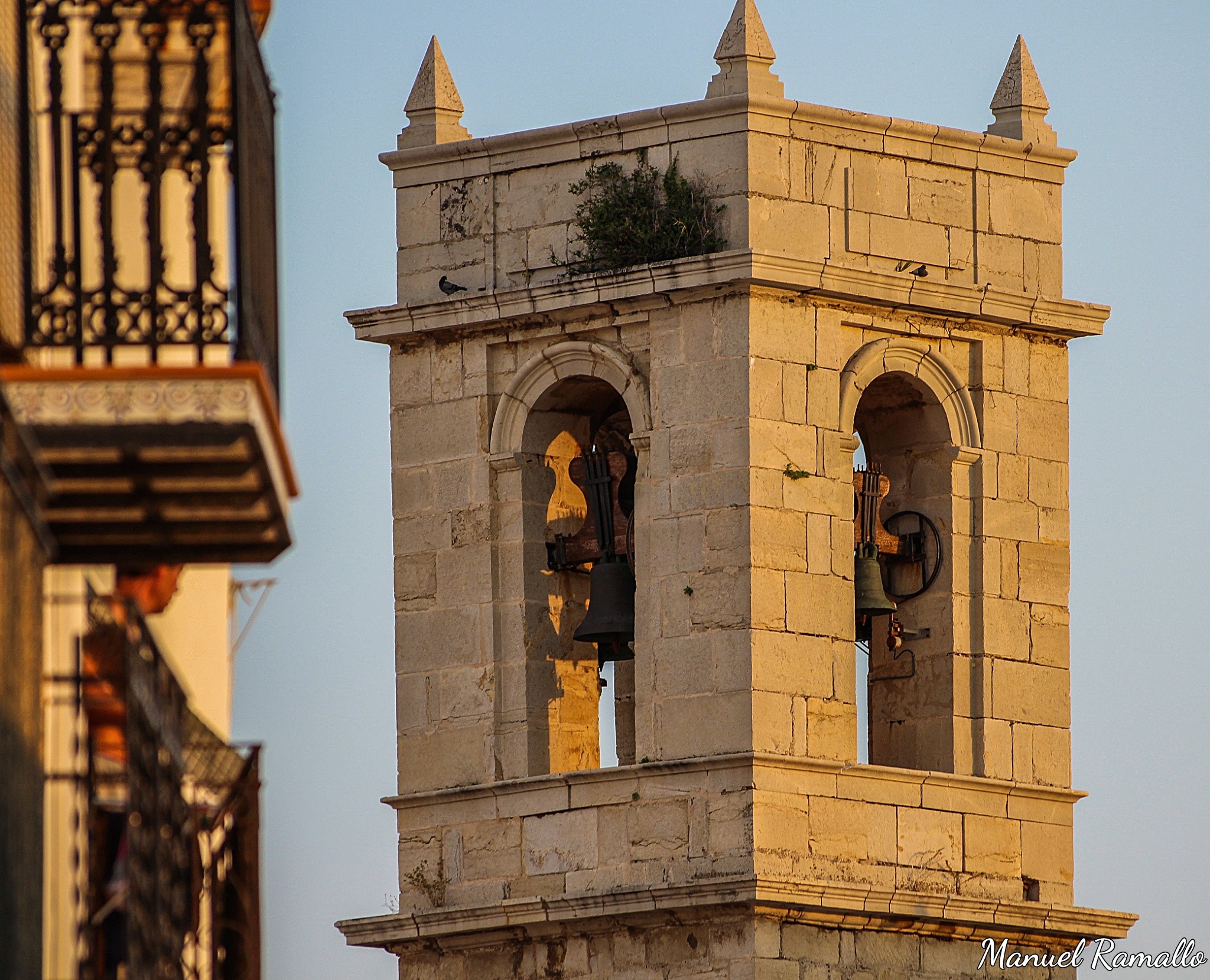 torre-campanario-iglesia-peniscola-fortaleza-papa-luna