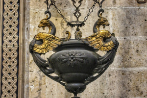 Lámpara en la catedral Segovia